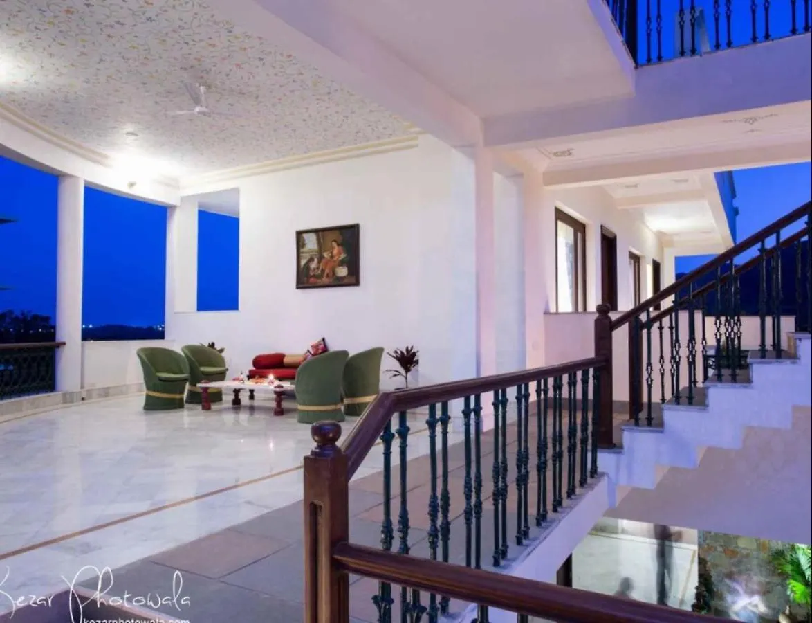 Otel Devraj Villa-Luxury Pool Villa Udaipur