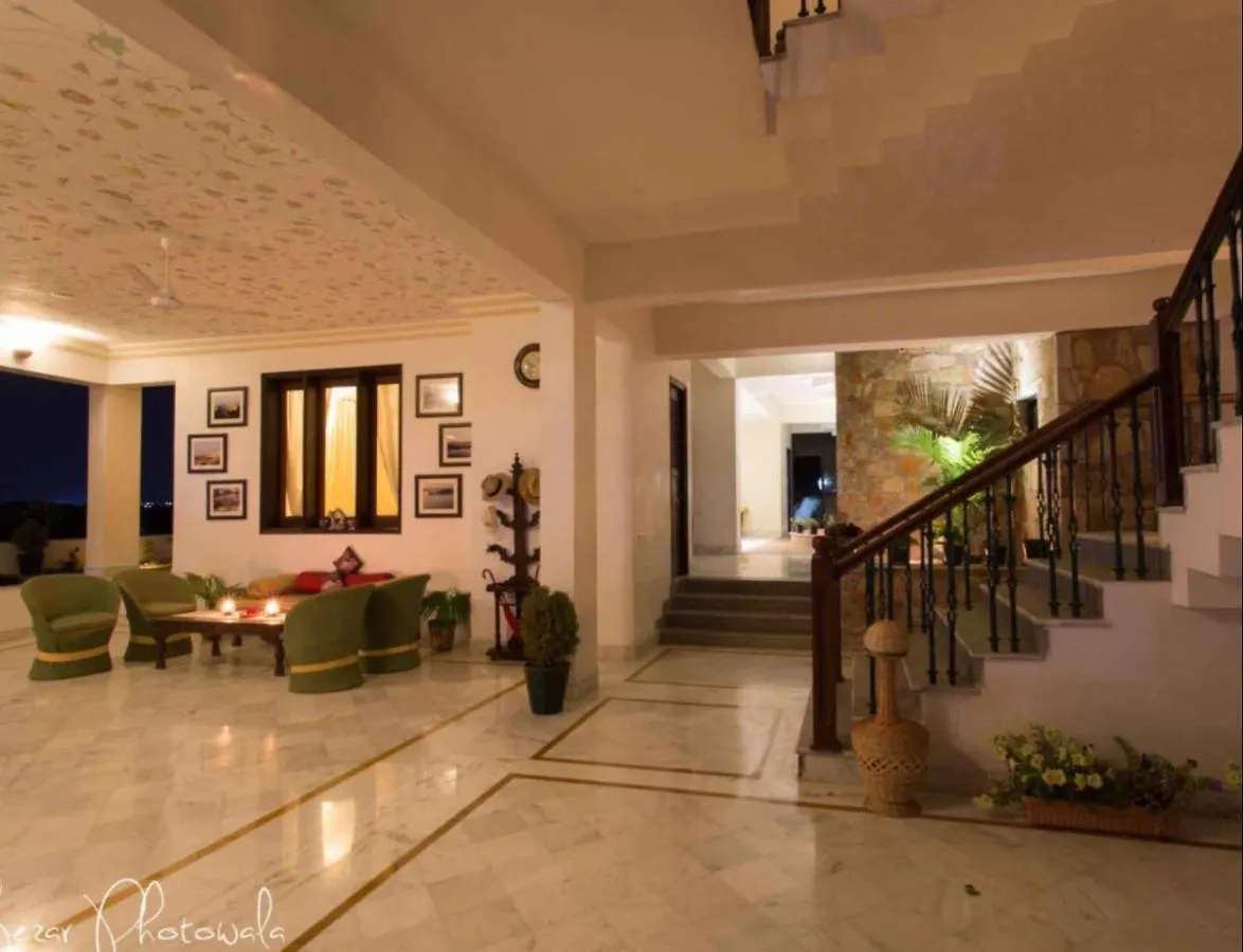 Otel Devraj Villa-Luxury Pool Villa Udaipur