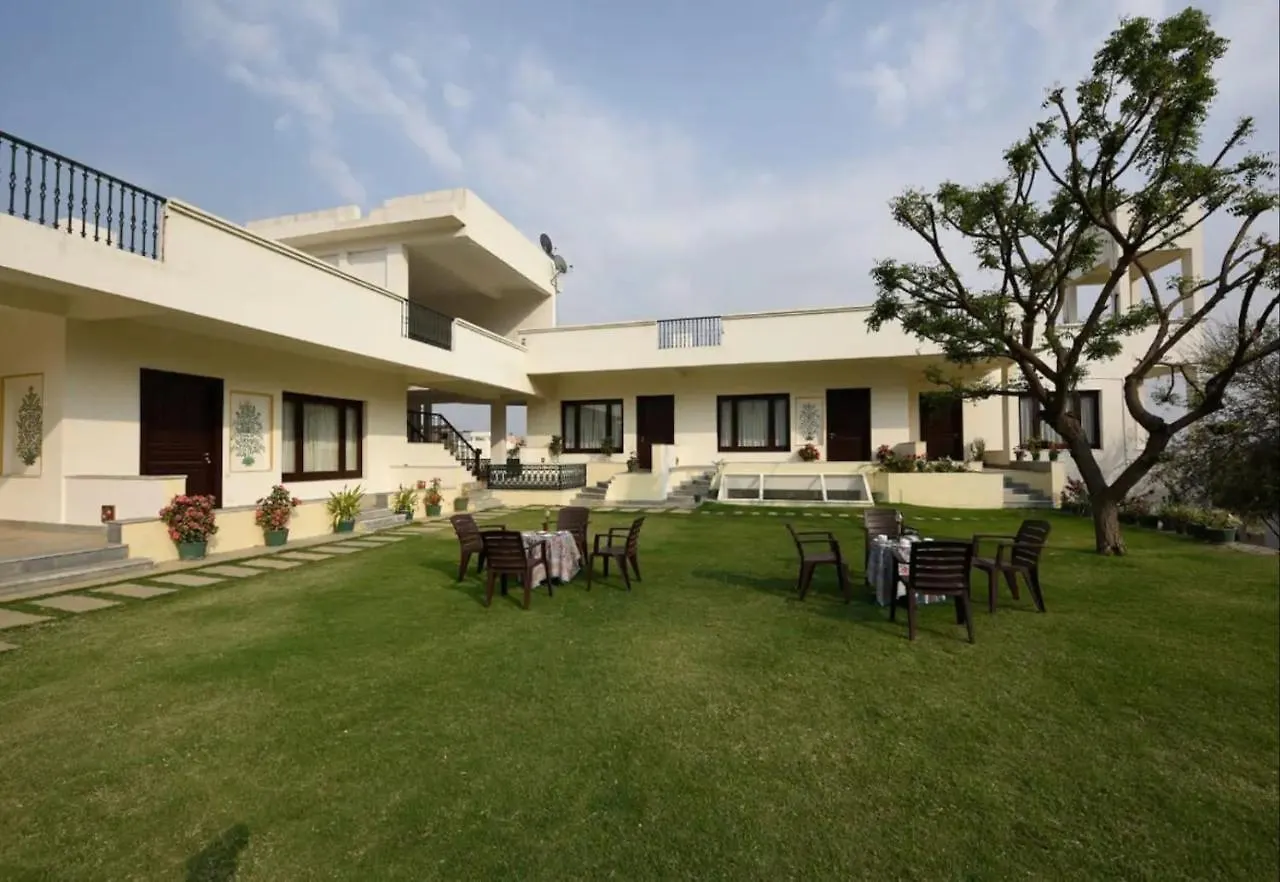**** Otel Devraj Villa-Luxury Pool Villa Udaipur Hindistan