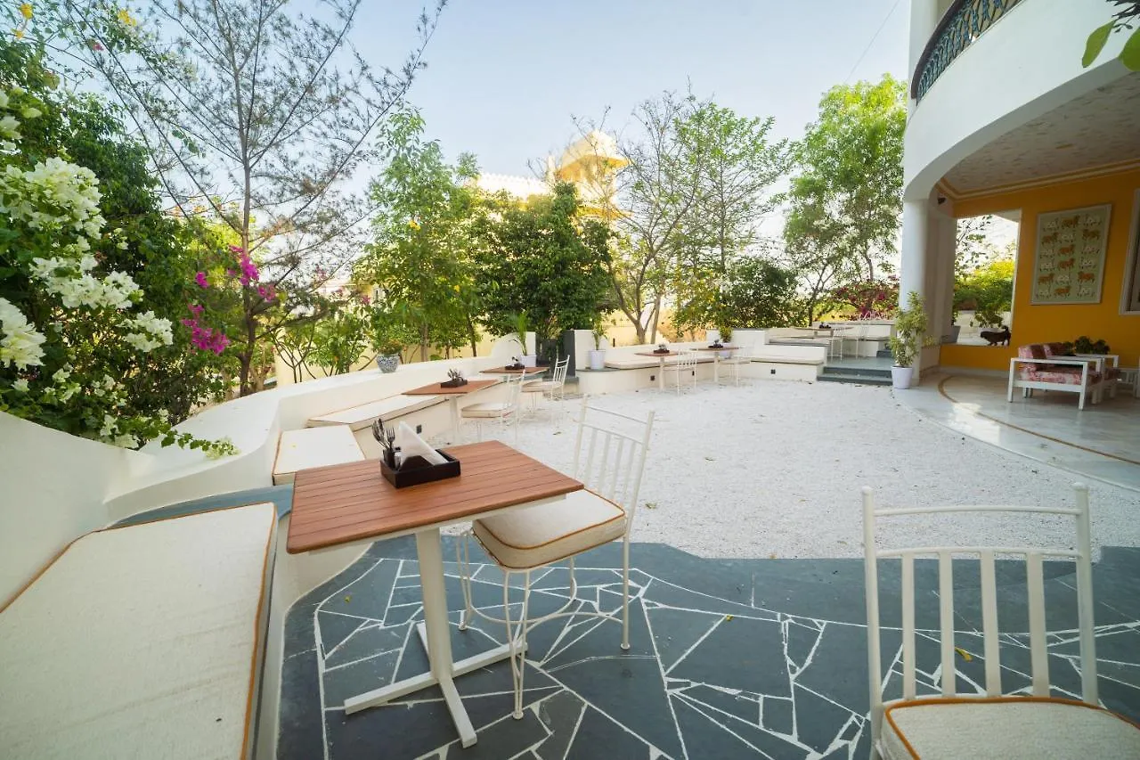 **** Otel Devraj Villa-Luxury Pool Villa Udaipur Hindistan