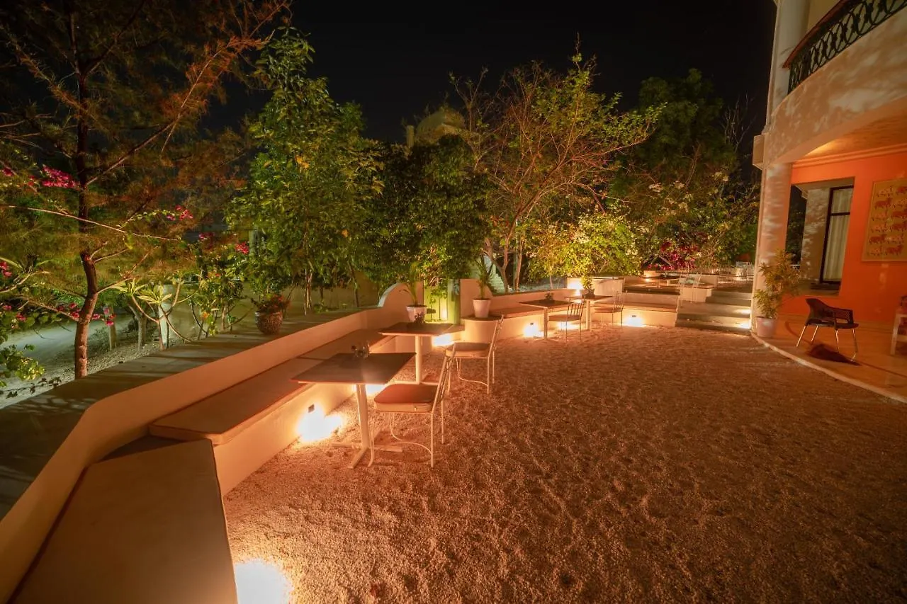 Otel Devraj Villa-Luxury Pool Villa Udaipur