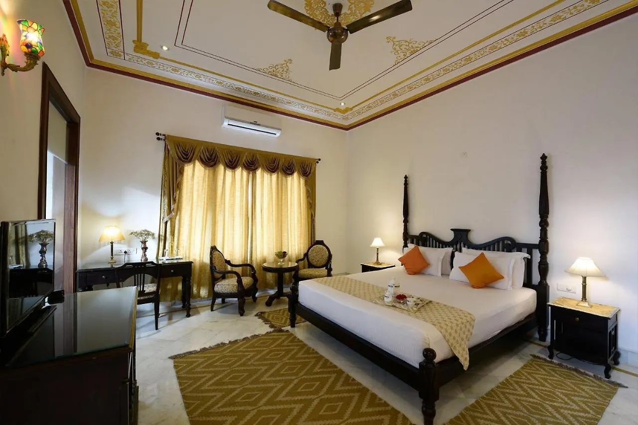 Otel Devraj Villa-Luxury Pool Villa Udaipur
